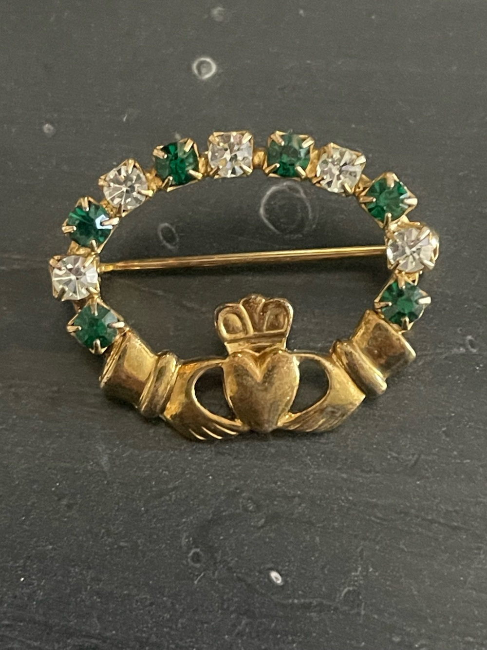 Vintage Soloor Claddagh gold tone brooch